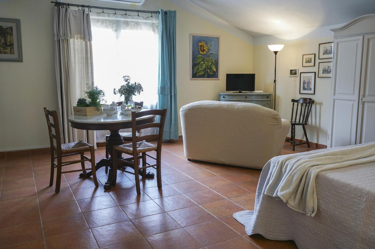Locanda Degli Alberi Sassetta Bagian luar foto